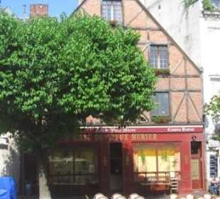 Auf dem Place Plumereau, vor dem Ansturm