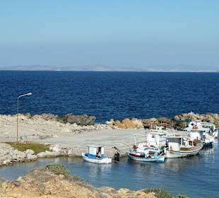 Fischerboote in der Bucht
