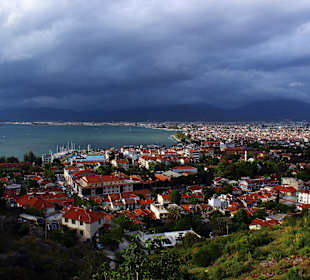 Schöne Stadt in der Ägäis