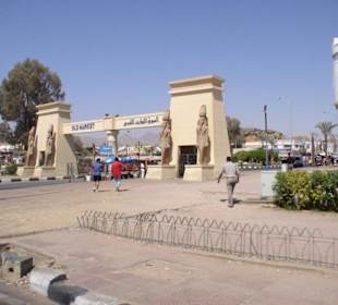 Brama do dzielnicy handlowej