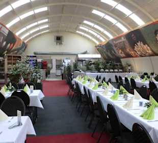 Inneneinrichtung Wellblechpalast