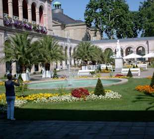 Wandelhalle mit dem Kurcafe