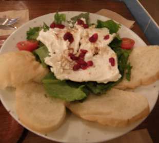 Ensalada con queso ricotta