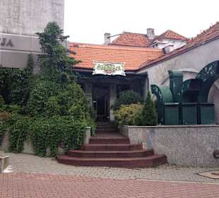 Widok z ul. Belwederskiej