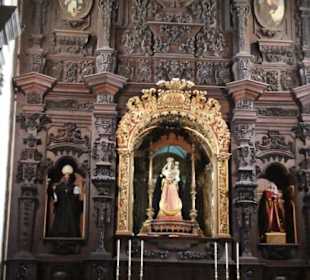 Hauptaltar mit Nuestra Señora de Gracia
