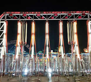 Luna Park im August Buden