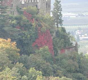 Castel Fontana - Brunnenburg Außenansicht