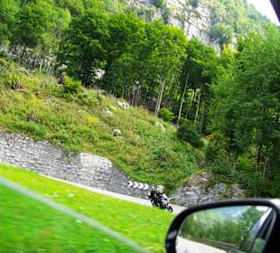 Biker im Anflug von Italien aus