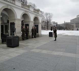 Grób Nieznanego Żołnierza - zmiana warty
