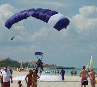 Am Strand vorm Blau Varadero