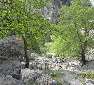 Wanderung zwischen der Felsen