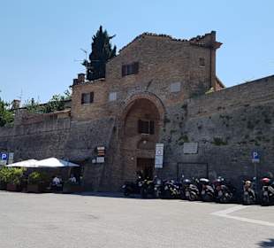 Porta Lucia