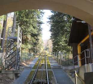 Fahrt mit der Merkurbergbahn hoch zum Merkurberg