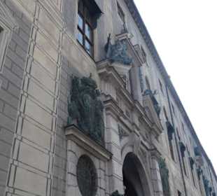 Zugang von der Residenzstraße zum Kapellenhof