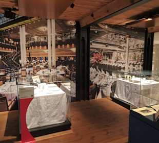 Im Speisesaal eines Kreuzfahrtschiffes