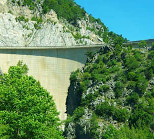 Abfahrt vom Staudamm