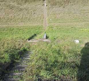 Treppenabgang zur Lippe mit Pegelmarken