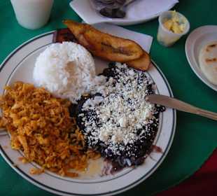 Das Nationalgericht Pabellon Criollo