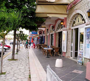 Acharavi Ort - Hauptstraße