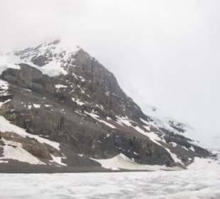 Ausblick vom Athabasca-Gletscher auf den Dome