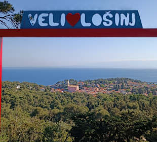 Blick hinunter auf Veli Losinj