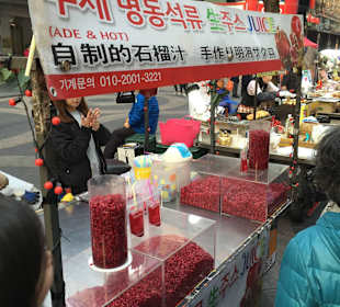 Myeongdong (Shopping- & Foodmeile)