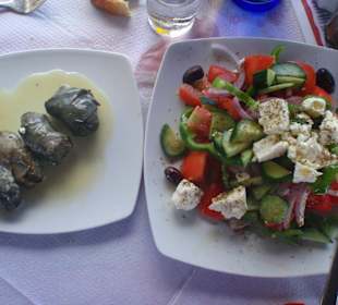 Dolmades un Choriatiki