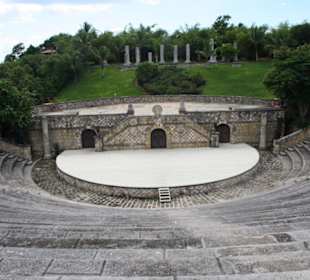 Arena/ Theater