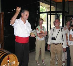 Die hohe Kunst des Sherry-Ausschenkers
