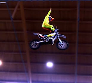 Action FMX-Jump
