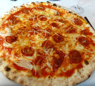 Gigantische Pizza im "l fudlé"