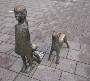 Ansichten der "Utröper"-Skulptur