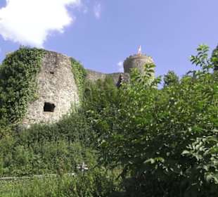 Burg Husen