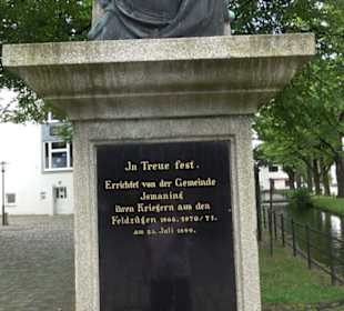 Kriegerdenkmal am Kirchplatz