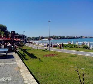 Blick auf Promenade und Strand