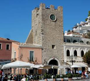 Uhrenturm in Taormina