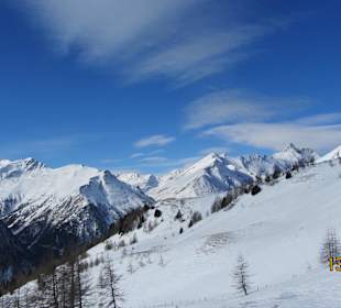 Blick auf die Abfahrt, sowie den Grossglockner 