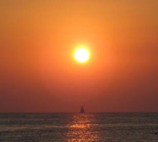 Sonnenuntergang beim Cafe Del Mar in San Antonio