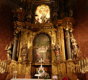 Der Hauptaltar von Santa Maria dels Àngels
