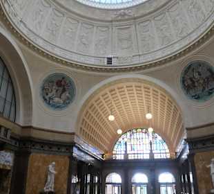Wiesbaden: im Foyer vom Kurhaus / Spielbank