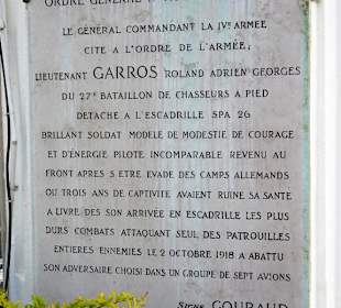 Gedenktafel am Denkmal