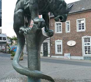 Der Bahkauv-Brunnen in Aachen am Büchel
