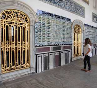 Türen im Palast