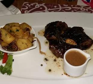 Wasserbüffelsteak mit Bratkartoffeln