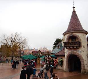 Überall verwunschene Gebäude