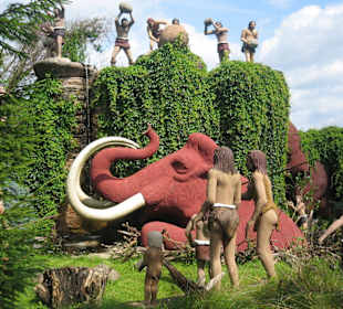 Urmenschen erbeuten ein Mammut