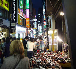 Myeongdong am Abend