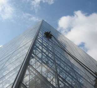 Piramide all'entrata