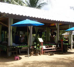 Massageüberdachung, neben Peter Bar am Strand