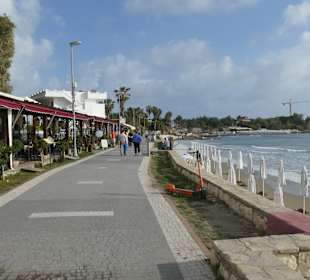 Strandpromenade Side 